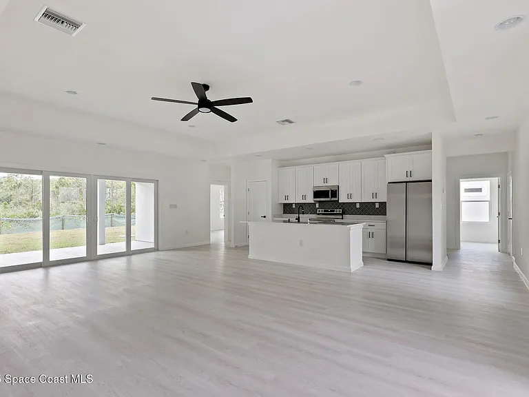 746 Harriet Ave — Photo 6