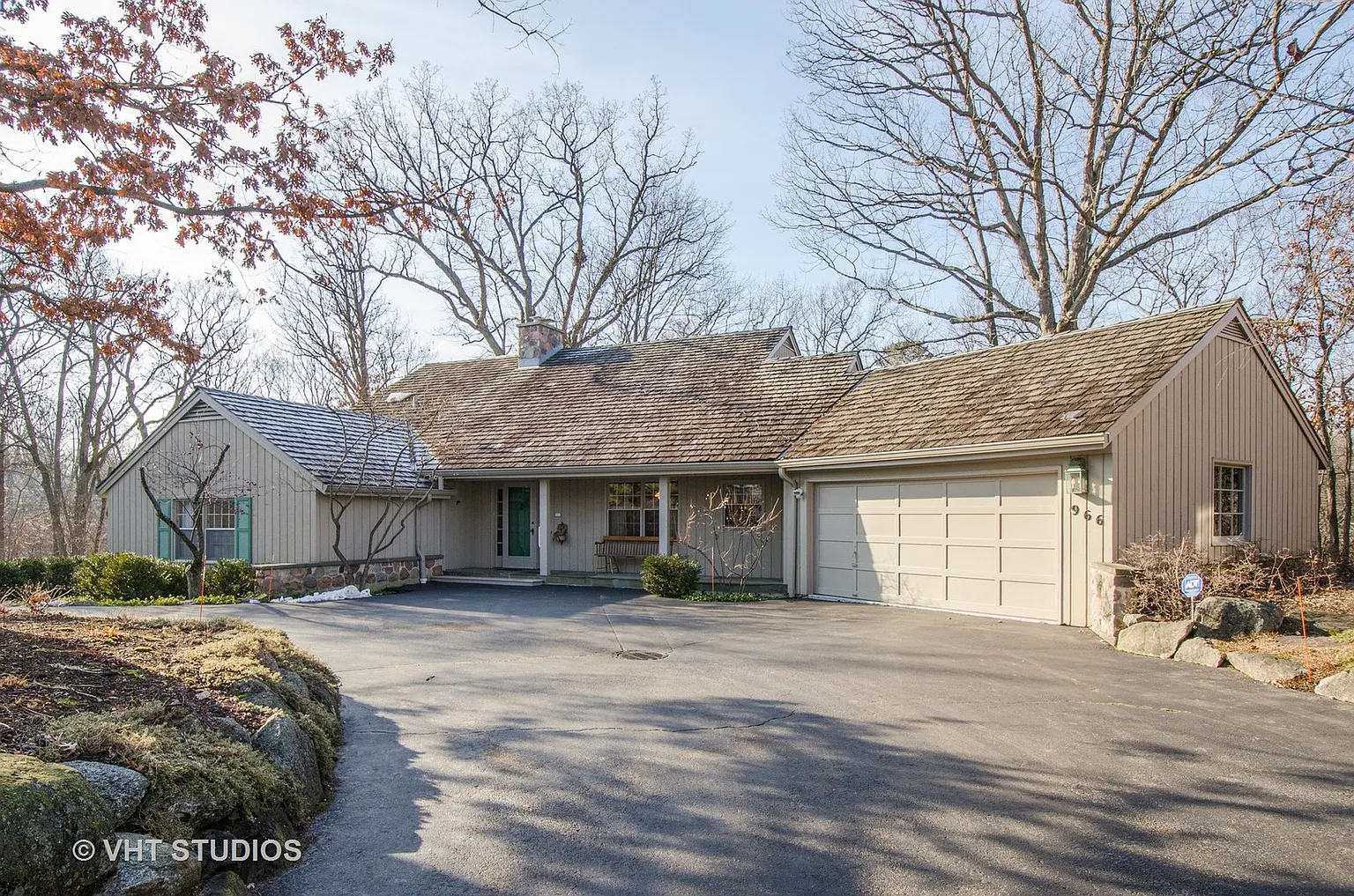 966 Wildwood Ln photo 1