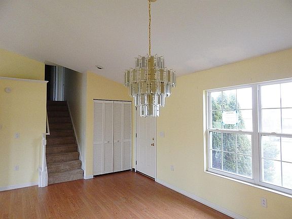 5th image of 2012 Flintwood Ct
