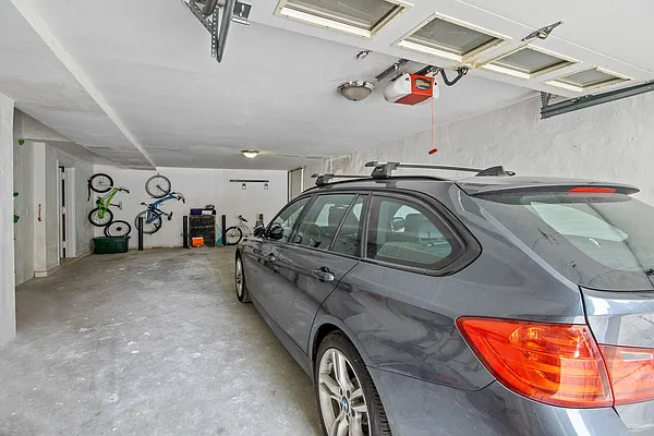 Sold by Compass | media 25