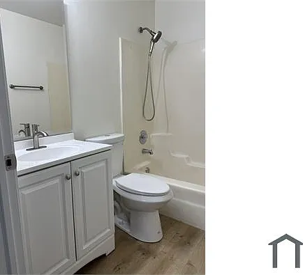 1 W Acorn Ln #2A — Photo 17