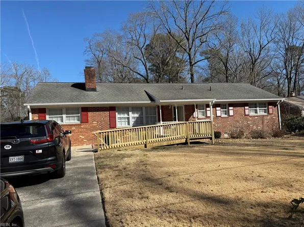 311 Lotz Dr, Yorktown, VA 23692