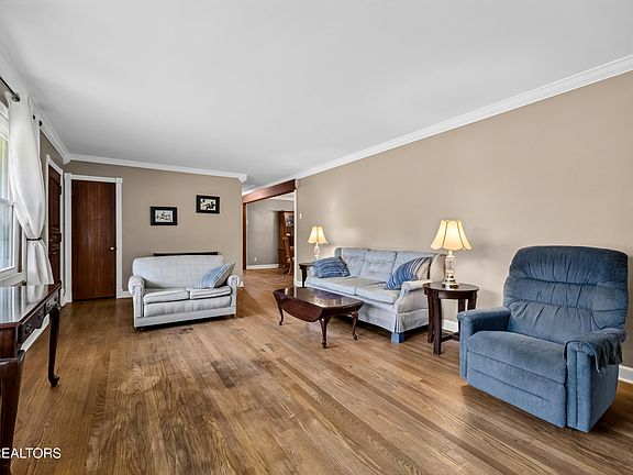 4th image of 6919 Haverhill Dr
