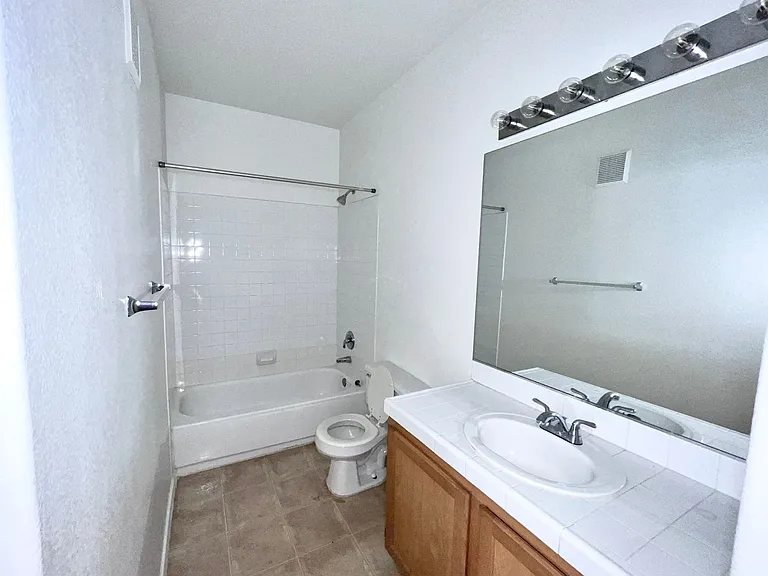 2121 Echo Bay St #204 — Photo 16