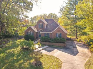 2482 E Wildwood Rd, Springfield, MO 65804