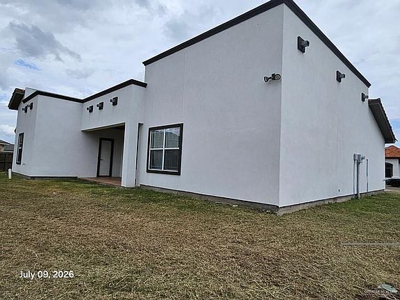 4th image of 511 Mi Vida St