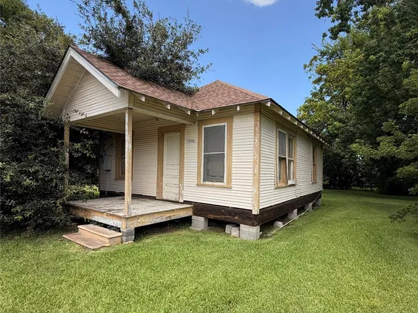 1508 Elm St, Baytown, TX 77520