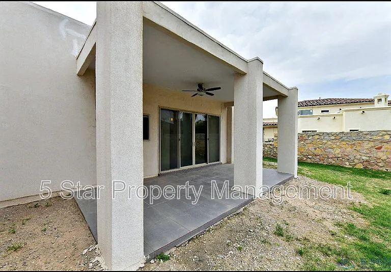 5973 Cartagena Cir — Photo 34