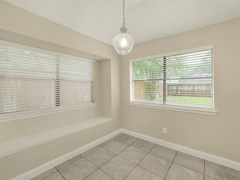 21211 Park Mount Dr — Photo 29
