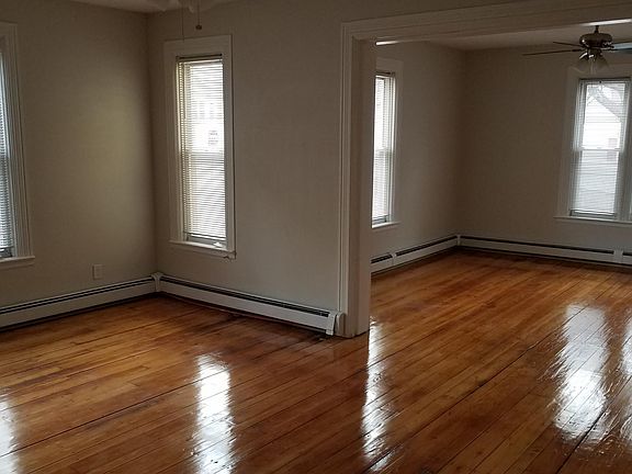 4th image of 114 Garden St