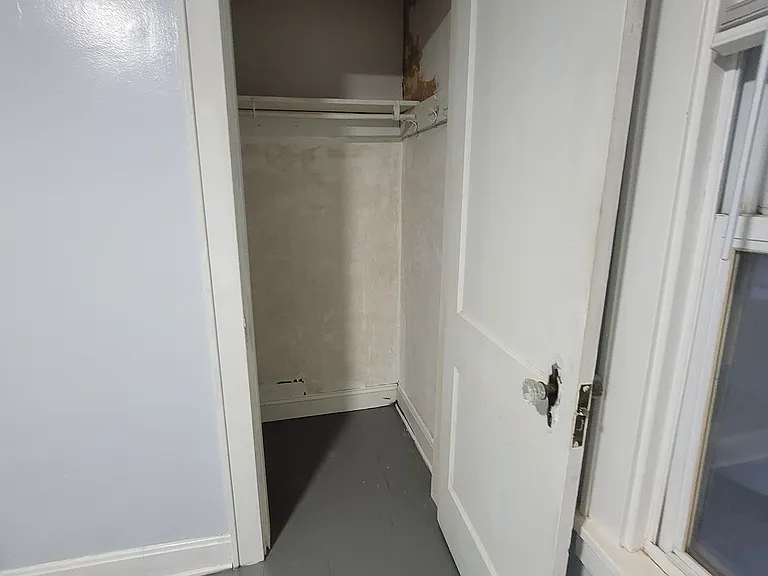 2208 Barrymore Ave — Photo 29