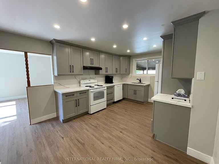 32 Jasper Dr — Photo 5
