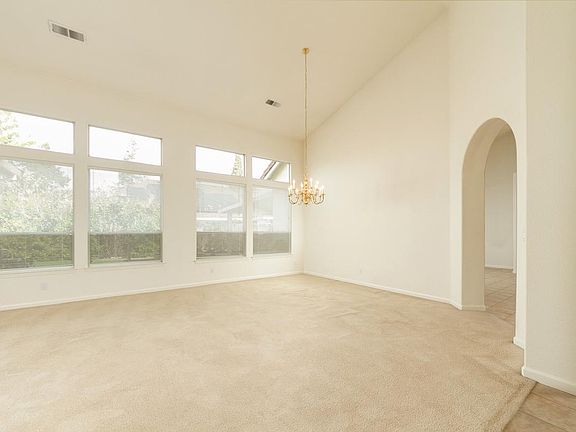 5th image of 3365 Yorktown Dr