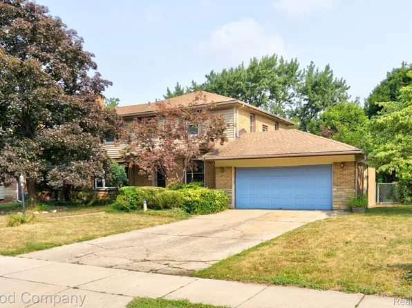 10 Millington Rd, Pleasant Ridge, MI 48069