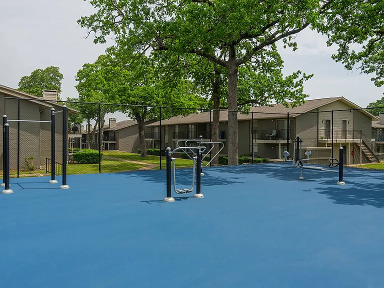 Outdoor Fitness Center at Oak Park Apartments