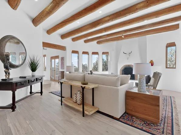 600 Vista De La Ciudad, Santa Fe, NM 87501