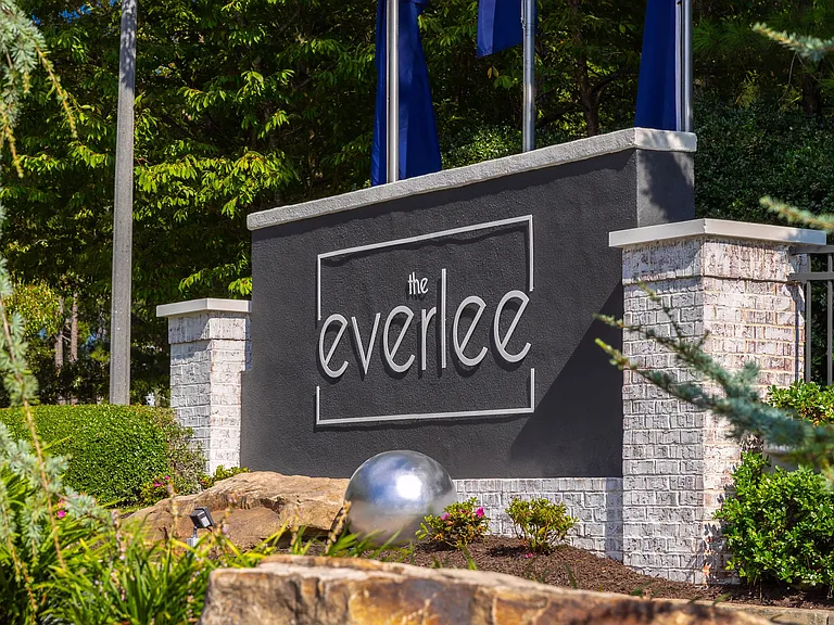 The Everlee Apartments offer inviting one, two, and three-bedroom homes, where warmth and coziness await as your perfect new home in Acworth.