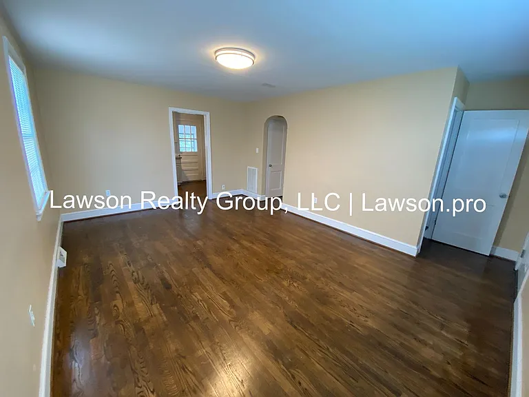 2106 Fallon Ave SE — Photo 5