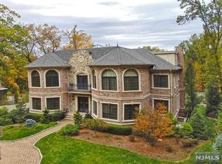 43 Warren Ln, Alpine, NJ 07620