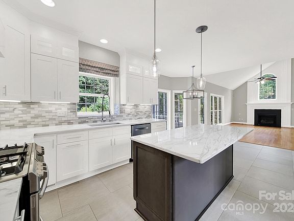 4th image of 9901 Julliard Dr