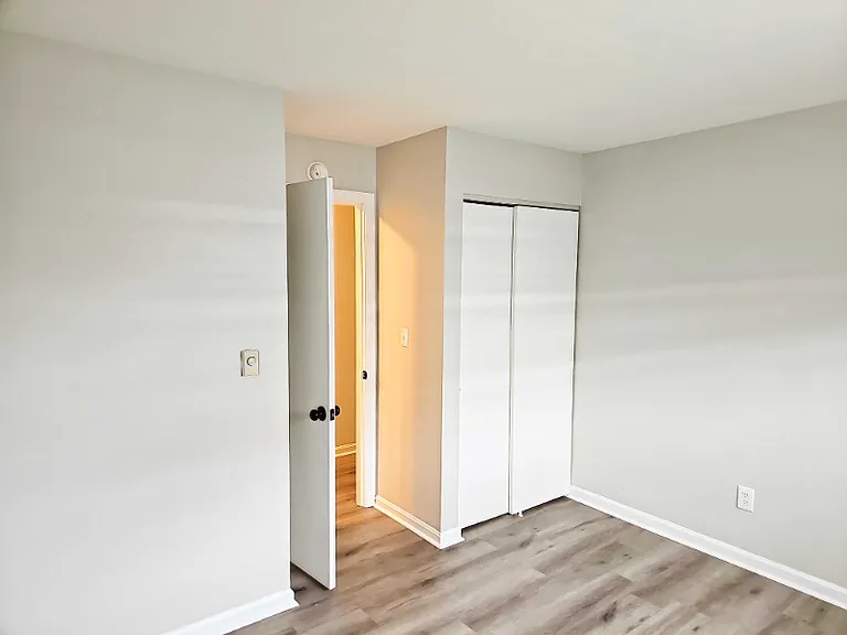 5856 Highview Dr — Photo 8