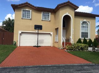 9204 SW 167th Pl, Miami, FL 33196
