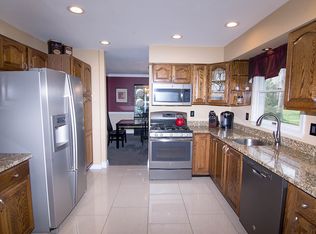 8 Kitay Ct, Jackson, NJ 08527