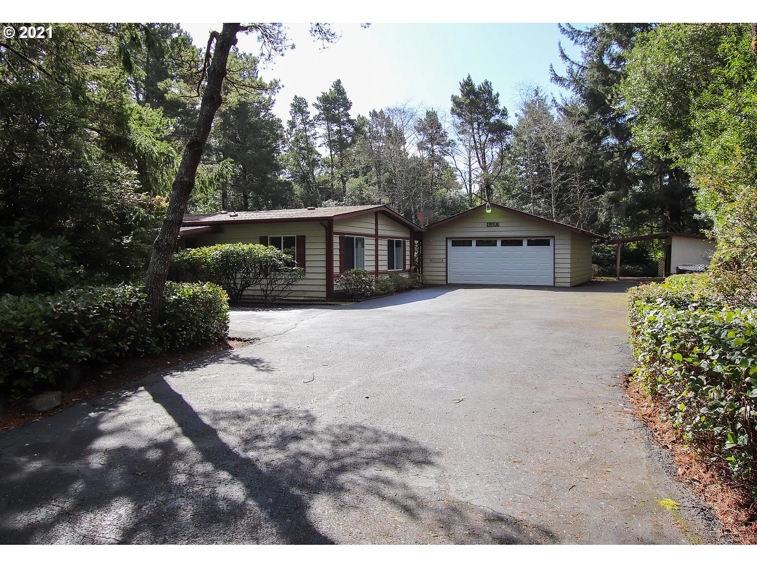 4810 Rhododendron Loop photo 1