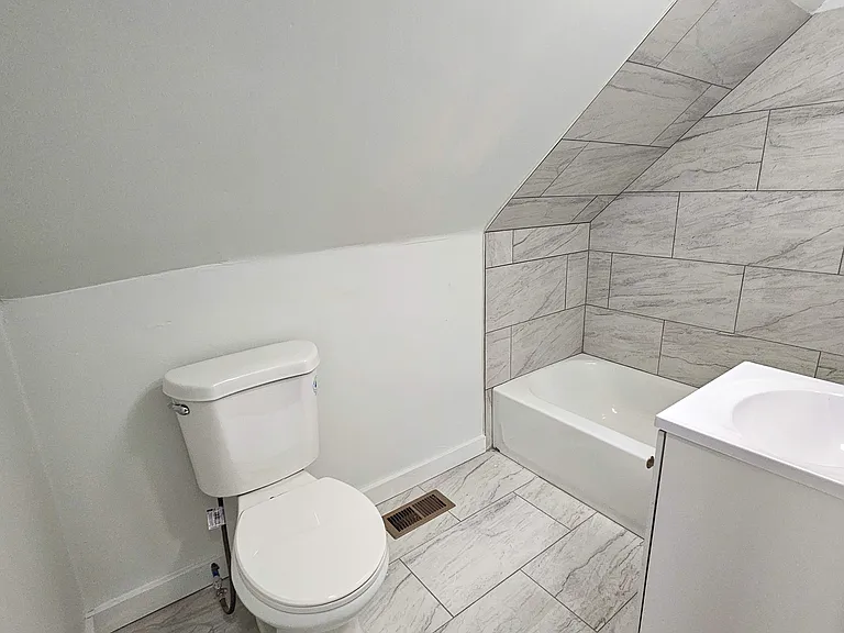 238-01 Newhall St — Photo 13