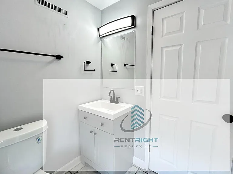 1849 W Augusta Blvd #2 — Photo 6