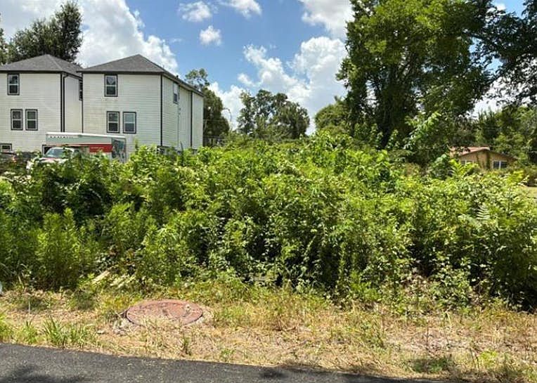 2nd image of 8330 Parker Rd