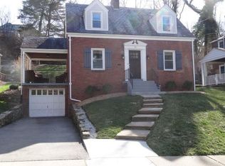25 Iroquois Dr, Pittsburgh, PA