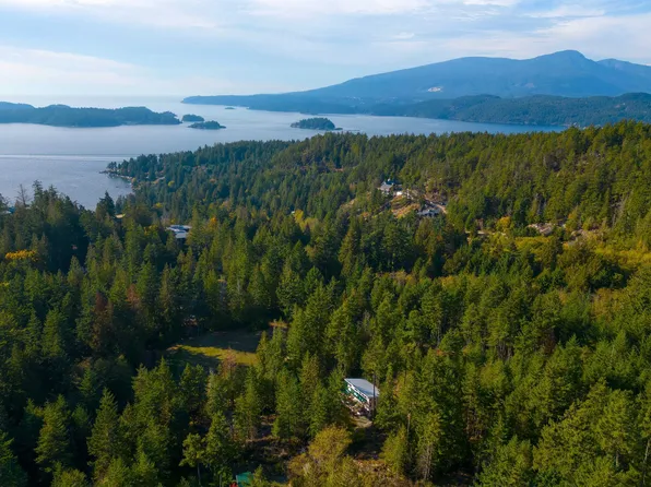 1580 Evergreen Ln, Bowen Island, BC V0N 1G2