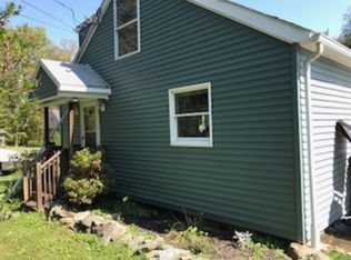 49 Honeywell Ln, Hyde Park, NY 12538
