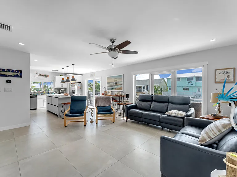 2 Sexton Cove Rd — Photo 2