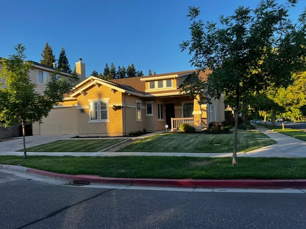 409 Peachcrest Dr, Oakdale, CA 95361