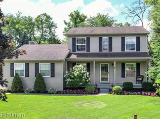 57821 Apple Ln, New Hudson, MI