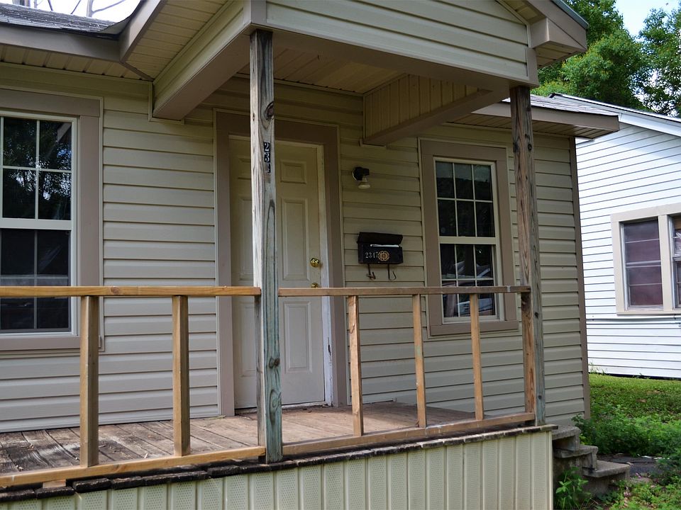 2nd image of 2347 Julia St
