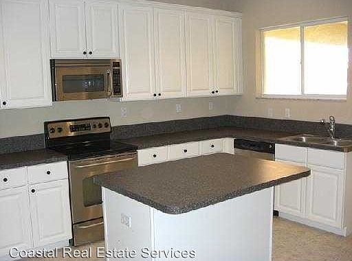 2nd image of 2081 SE Avon Park Dr