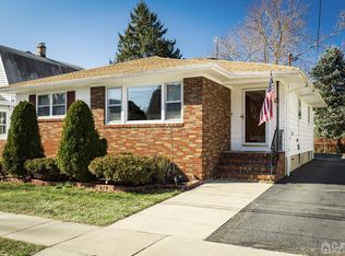 33 3rd St, Fords, NJ 08863