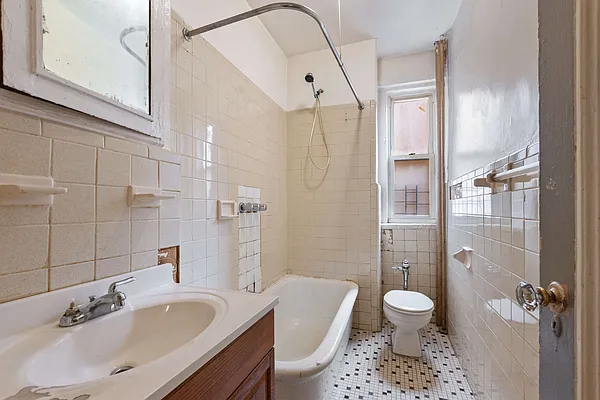 Sold by Compass | media 6