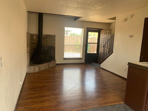 2nd image of 2504 N Hudson Ave APT F