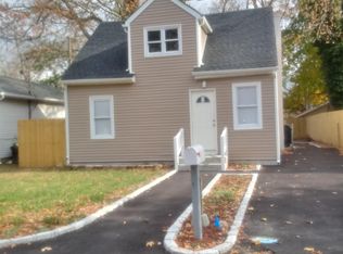 129 Laurelton Dr, Mastic Beach, NY 11951