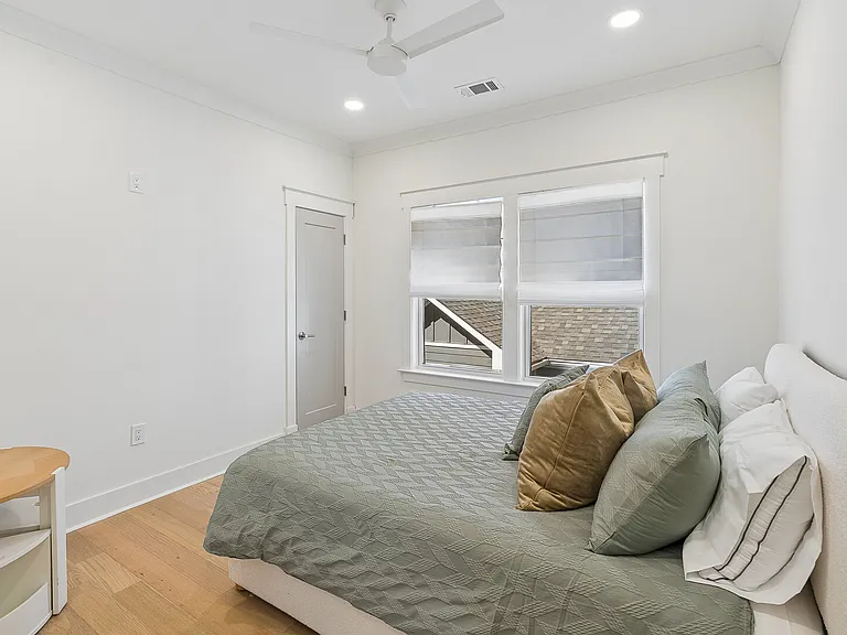 Whitefoord Ave NE — Photo 16