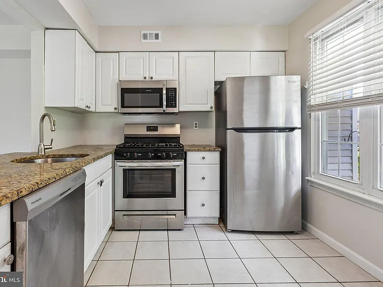 203 Sedgefield Dr #A — Photo 4