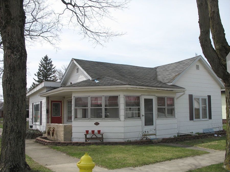 2nd image of 508 Van Buren St