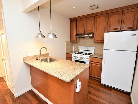 3rd image of 43-33 42nd St #4A