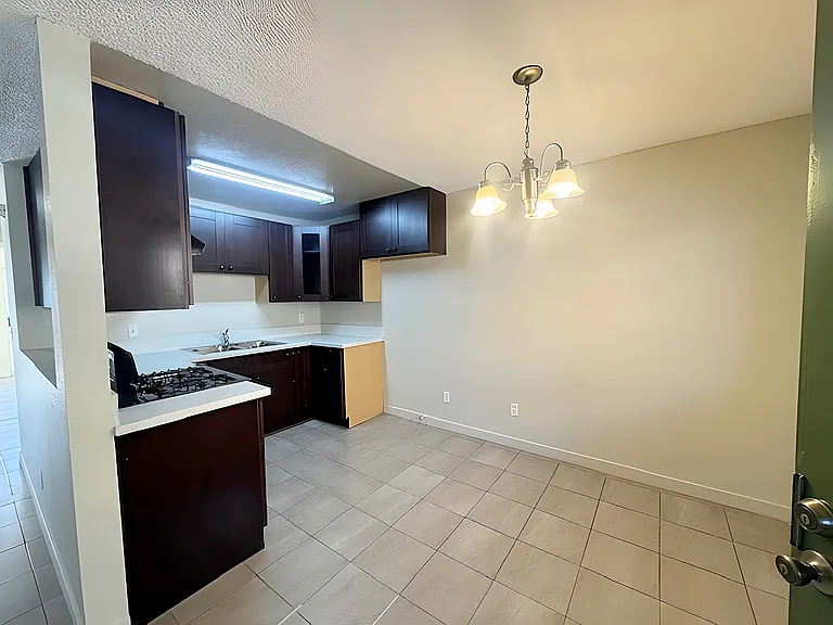 3963 Melrose Ave #8 — Photo 4