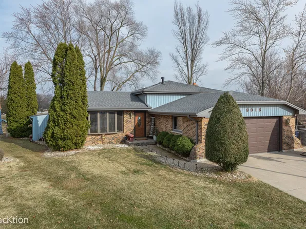 8916 Beacon Ct, Orland Hills, IL 60487