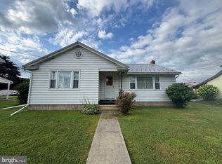 513 E Chestnut St, Hegins, PA 17938